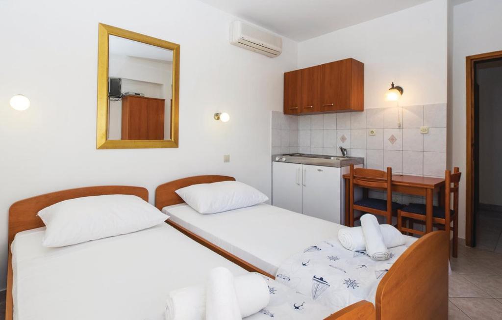 Sunrise Apartments And Studio Apartments 1 لوكفا روجوزنيكا المظهر الخارجي الصورة